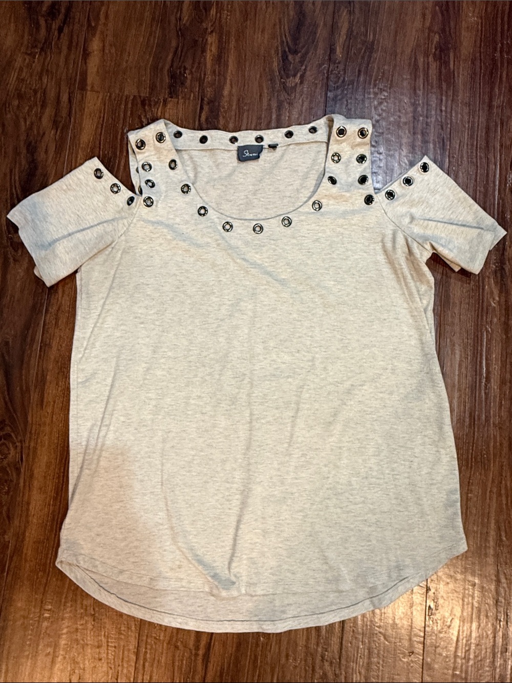 Sivana Light Gray Cold-Shoulder Grommet Detail Tee